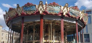 Верните фонтан: днепряне требуют убрать карусель возле ЦУМа