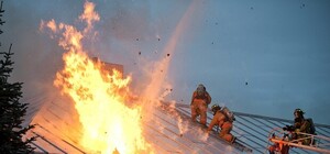 В Хортицком районе горел жилой дом: огонь тушили 2 часа