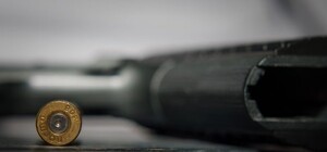 Детективная история: в Днепре мужчину застрелили на балконе дома