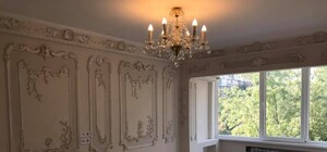 Пшонка стайл: пользователей сети насмешила квартира с позолотой и лепниной, которую сдают в аренду