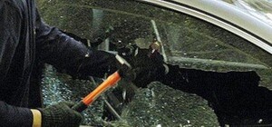 В Киеве на Березняках в людном месте произошло дерзкое ограбление