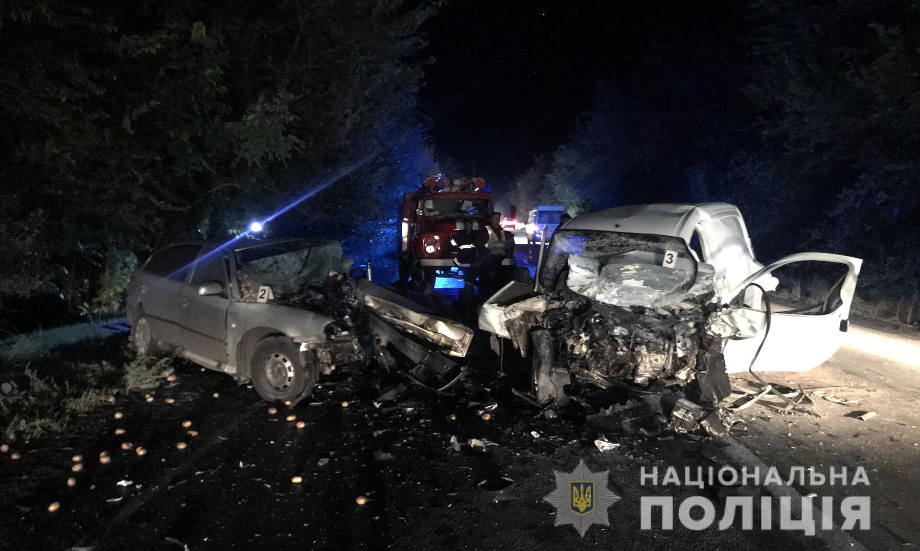 Под Запорожьем столкнулись две машины. Фото: Нацполиция