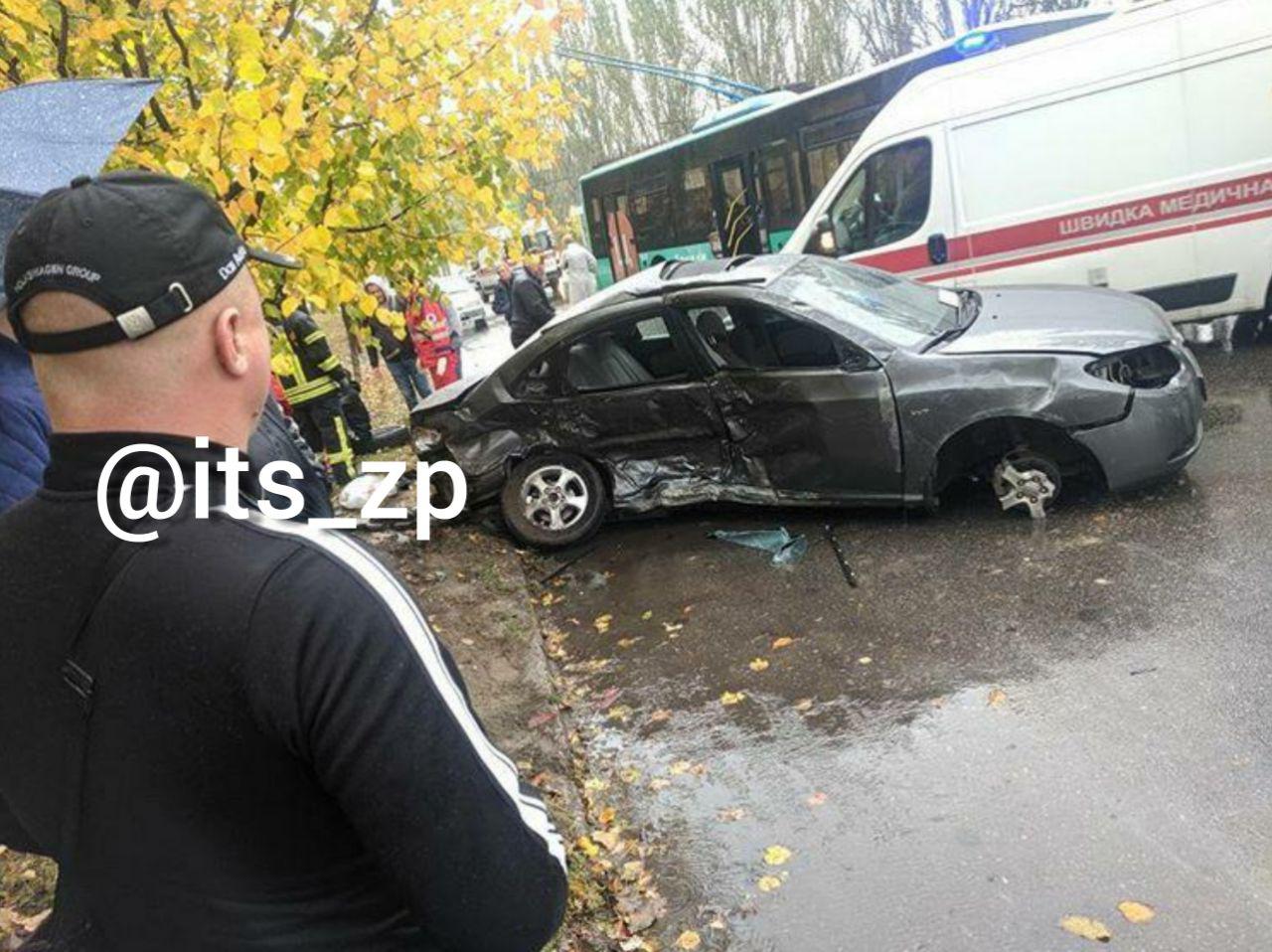 5 октября 15-летний подросток за рулем родительского авто устроил смертельное ДТП в Запорожье. Фото @its_zp