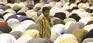 Тигр и Патриоты блокировали мечеть под Симферополем: что произошло во время молитвы