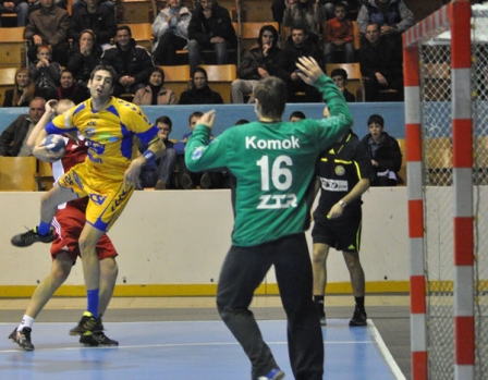 ZTR так и не смог победить "Сэн-Рафаэль"  
Фото http://ztr-handball.com
