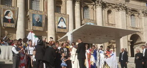 Акробатка из Одесской области понравилась Папе Римскому: он подарил ей крестик