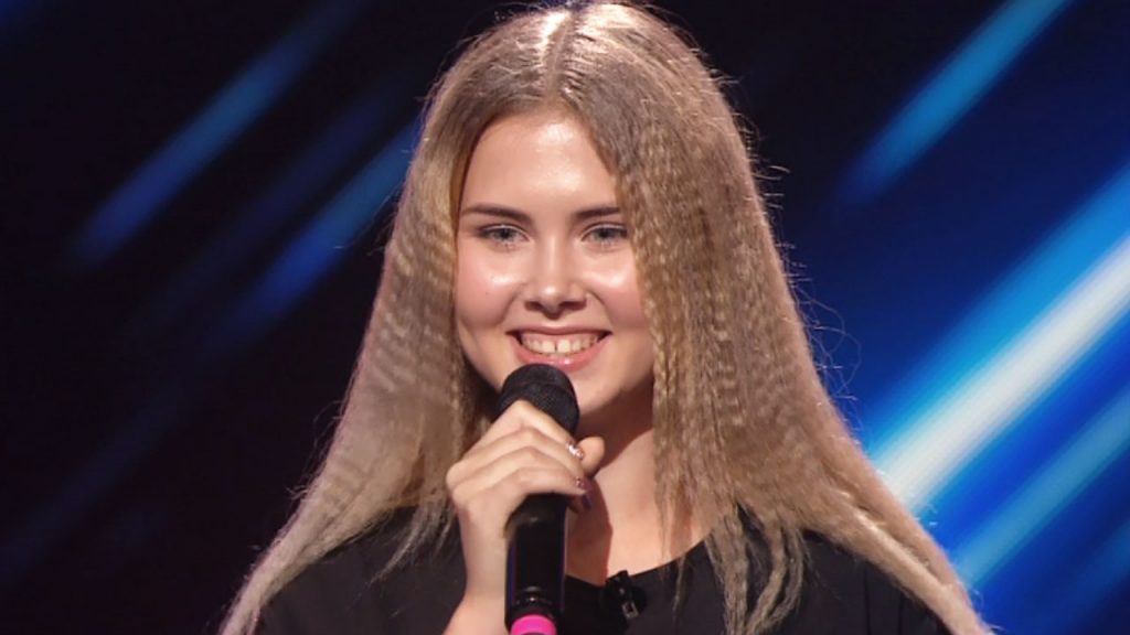 16-летняя Мария Боярко покорила судей на талант-шоу "Х-фактор". 