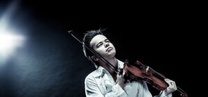 Игра зубами и призматические очки: в Харькове впервые выступит 