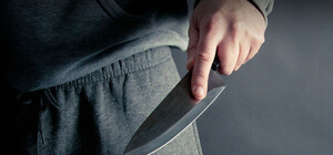 В Одессе мопедист сбил пешехода, а затем набросился на него с ножом: неадеквата задержали