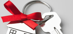 Скандал: сиротам в Крыму покупают непригодное для жизни жилье