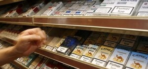 Сигареты от киевлян спрячут на закрытых витринах