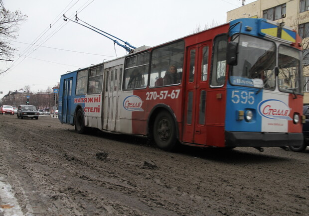 Троллейбусы и трамваи работают без сбоев.
Фото Александра Карпюка.