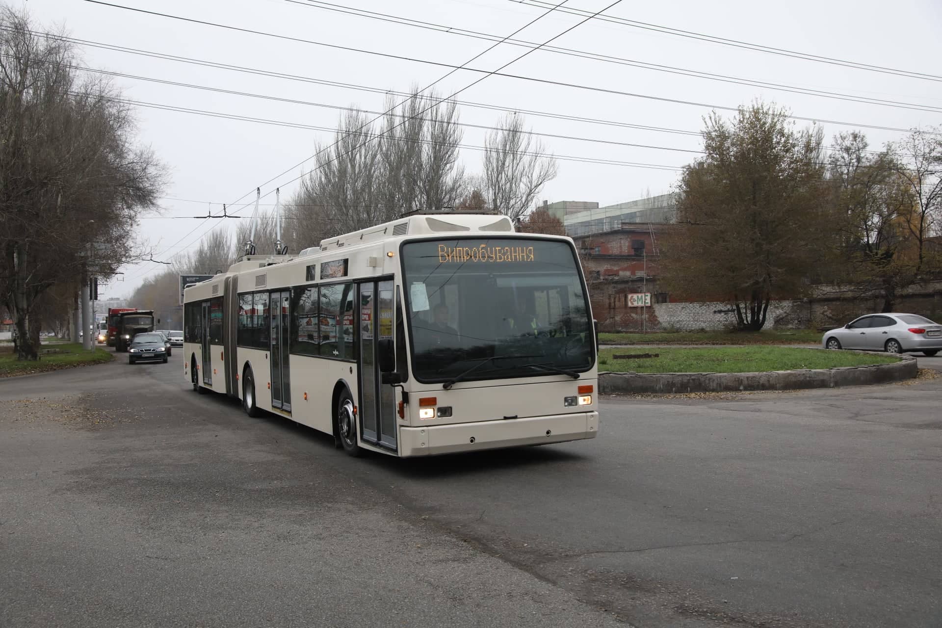 В Запорожье приехал новый европейский троллейбус / фото: Владимир Буряк