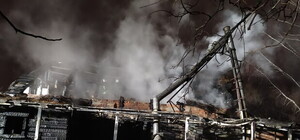 Тушили до утра: на Салтовке дотла сгорела баня