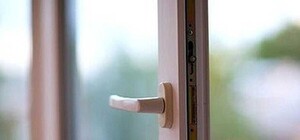 Вышел покурить: на Баленко полтавчанин выпал из балкона