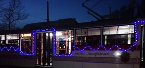 Для хорошего настроения: по Запорожью ездит новогодний трамвай (фото)