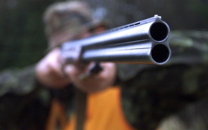 На одесской заправке мужчина угрожал ружьем: видео