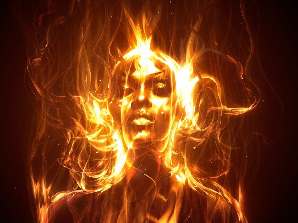 В центре Одессы женщина хотела устроить акт самосожжения: видео (обновлено)