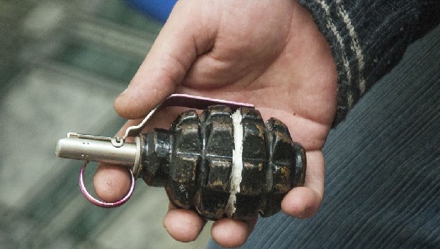 В Запорожье парень угрожал родителям гранатой. Фото из открытых источников