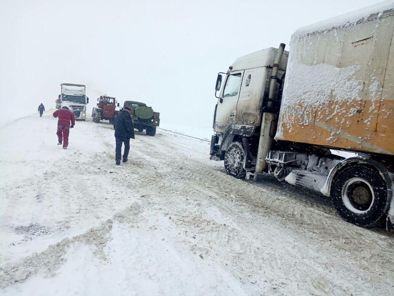 Новость - События - Гололед, снегопад и метель: что происходит на дорогах Запорожья и области (фото)