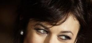 Мать Ольги Куриленко просит вместо подарков внуков