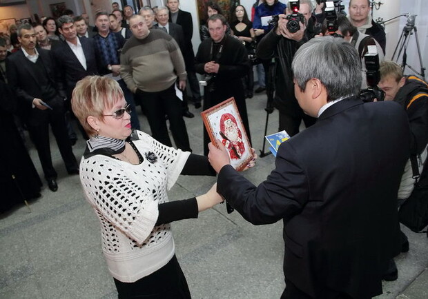 Александр Син приобрел лот за 1 100 гривен
Фото предоставлено пресс-службой Запорожской ОГА