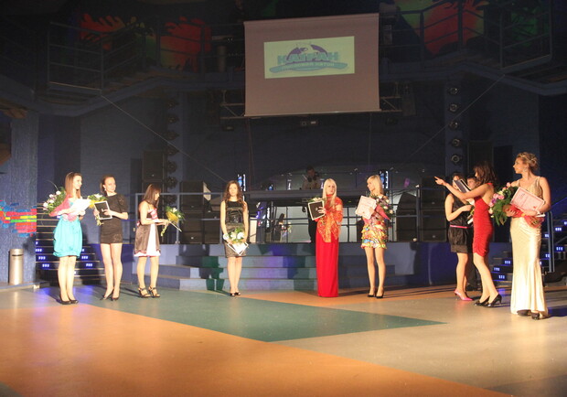 В финал конкурса вышло 10 девушек. 
Фото vgorode.ua