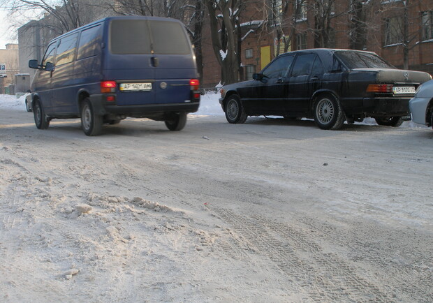 Из-за скользких дорог резко увеличилось количество ДТП.
Фото vgorode.ua.