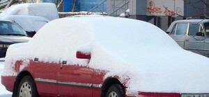 На улицы Днепропетровска высыпали сотни тонн песка и соли