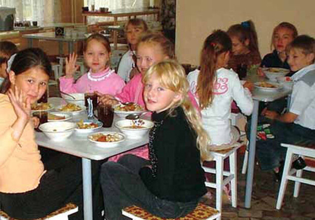 Запорожские дети часто болеют из-за плохого питания в школах.
Фото kp.ua.