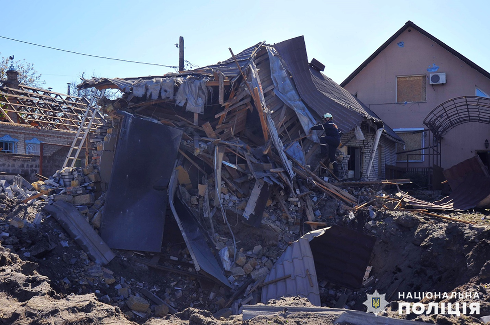 Последствия обстрелов в Запорожье - || фото: zp.npu.gov.ua