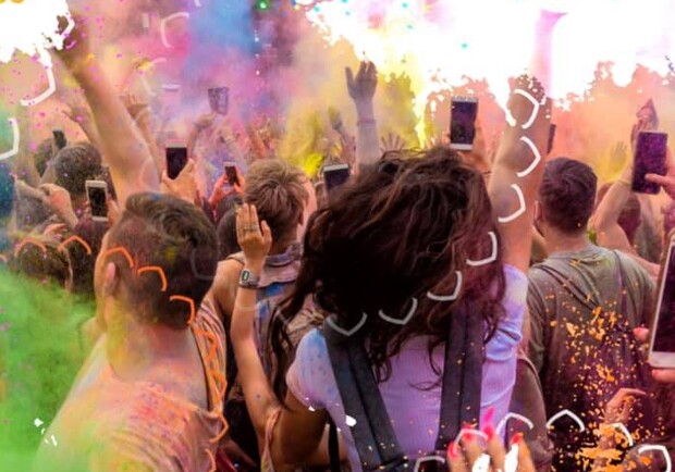 Краски Холи - фото fb Цветной Фестиваль‎
