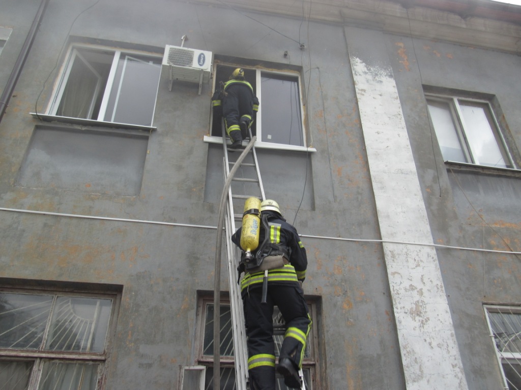 На пожар приехал 51 спасатель / фото: ГСЧС
