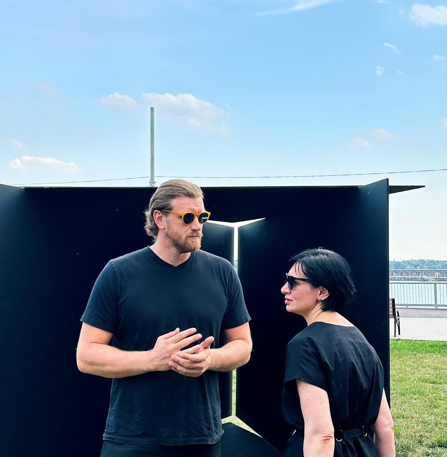 В Запорожье установили новый арт-объект на Правобережном пляже -