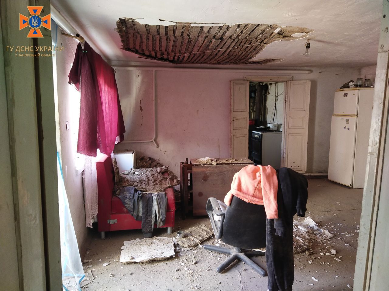 Рятувальники показали наслідки обстрілу села у Запорізькому районі -