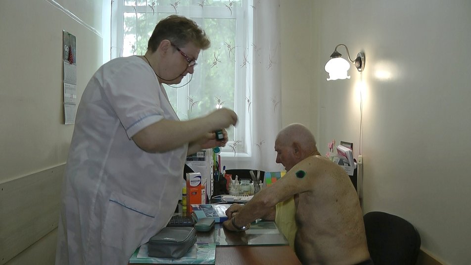 Оккупанты били прикладами 86-летнего дедушку -