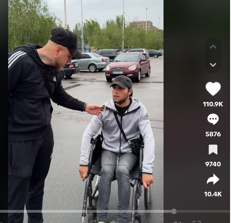 Скриншоты с видео.