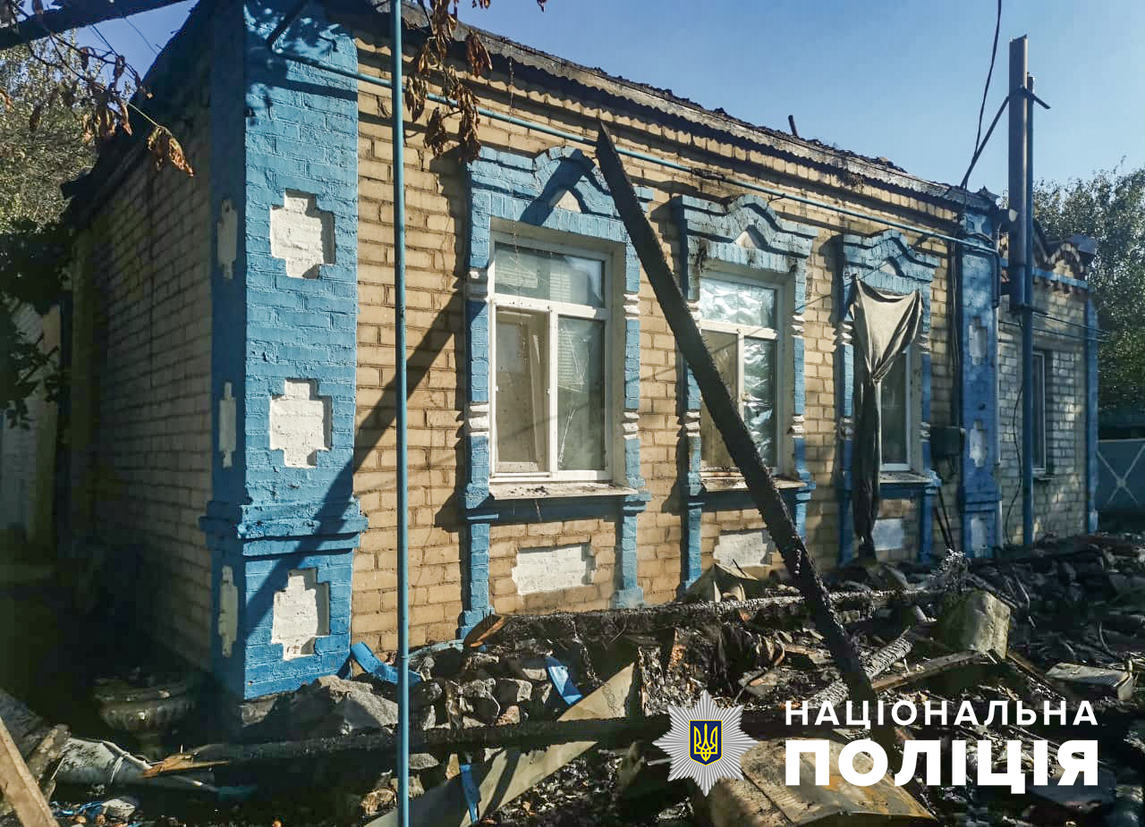 Поліція показала наслідки обстрілів у Запорізькій області за добу -