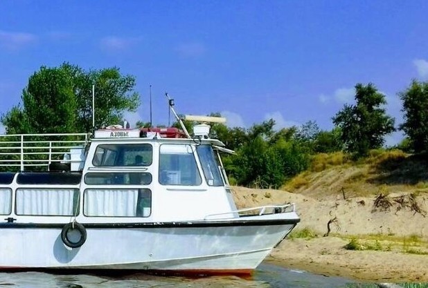 Прогулка на катере на День города. Рыбацкая уха в Запорожье