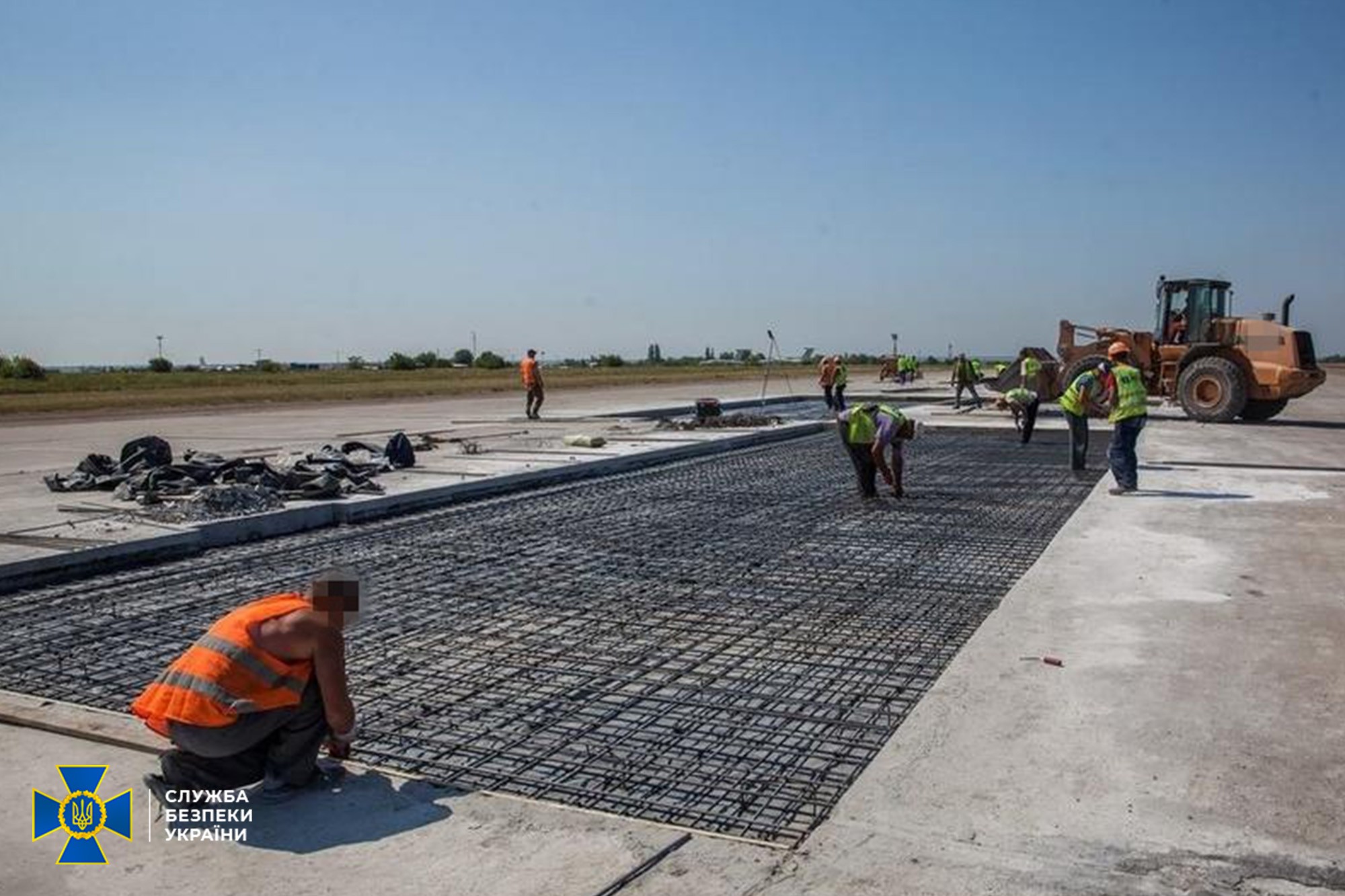 Взлетно-посадочную полосу ремонтировали два раза / фото: СБУ