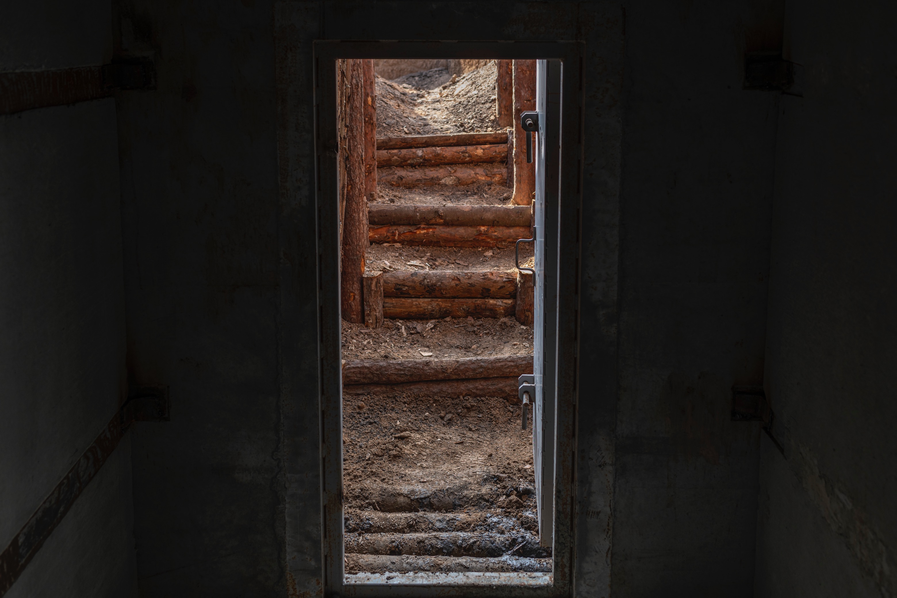 В Минобороны показали, какие оборонительные рубежи строят в Запорожской области –