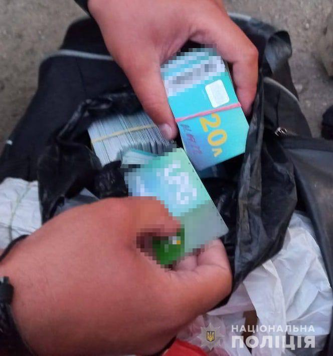 Окупанти вкрали в Запорізькій області талони на паливо та продавали українцям -