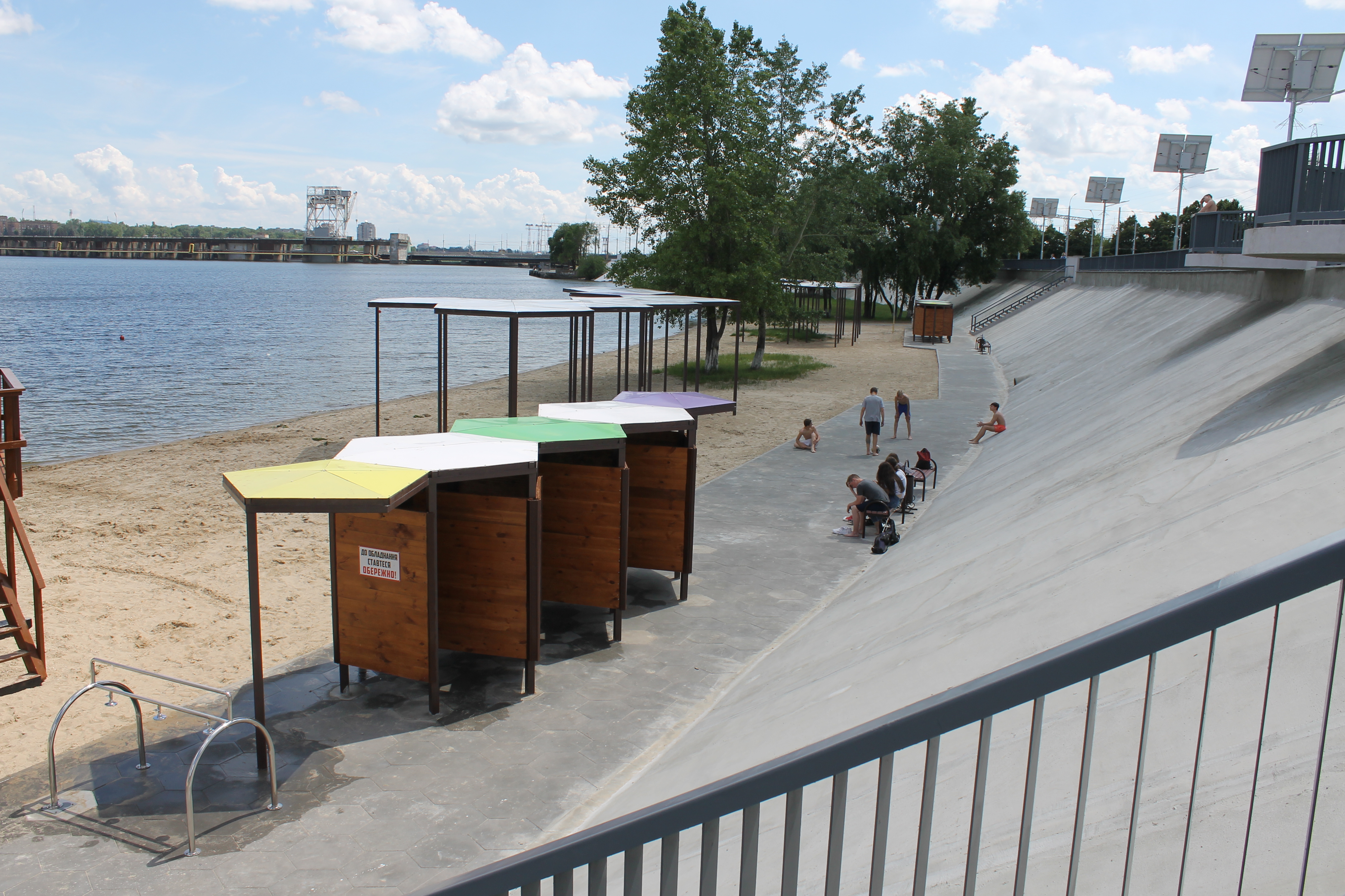 Вот та теперь выглядит Правобережный пляж