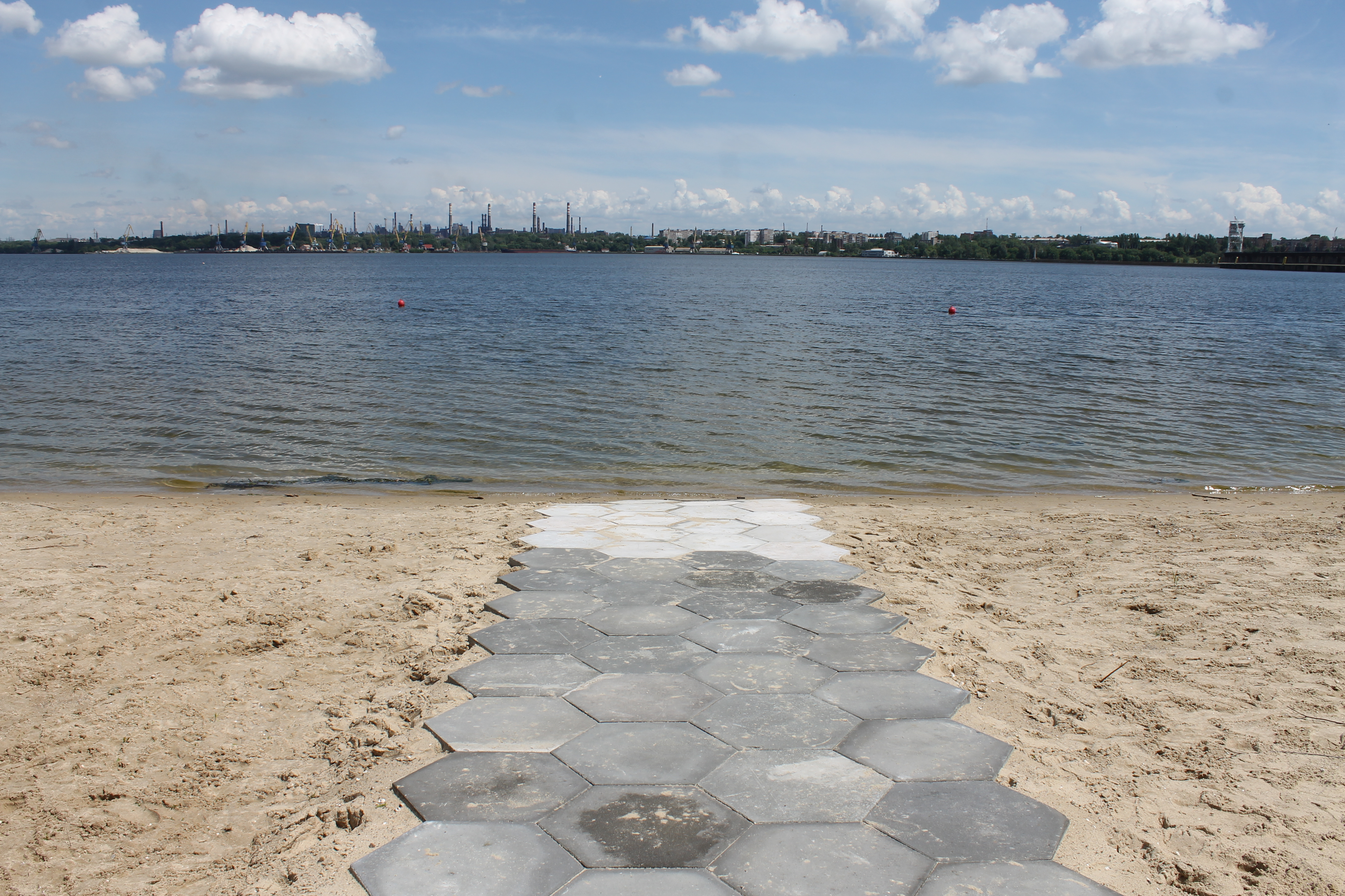 Теперь к воде есть дорожка