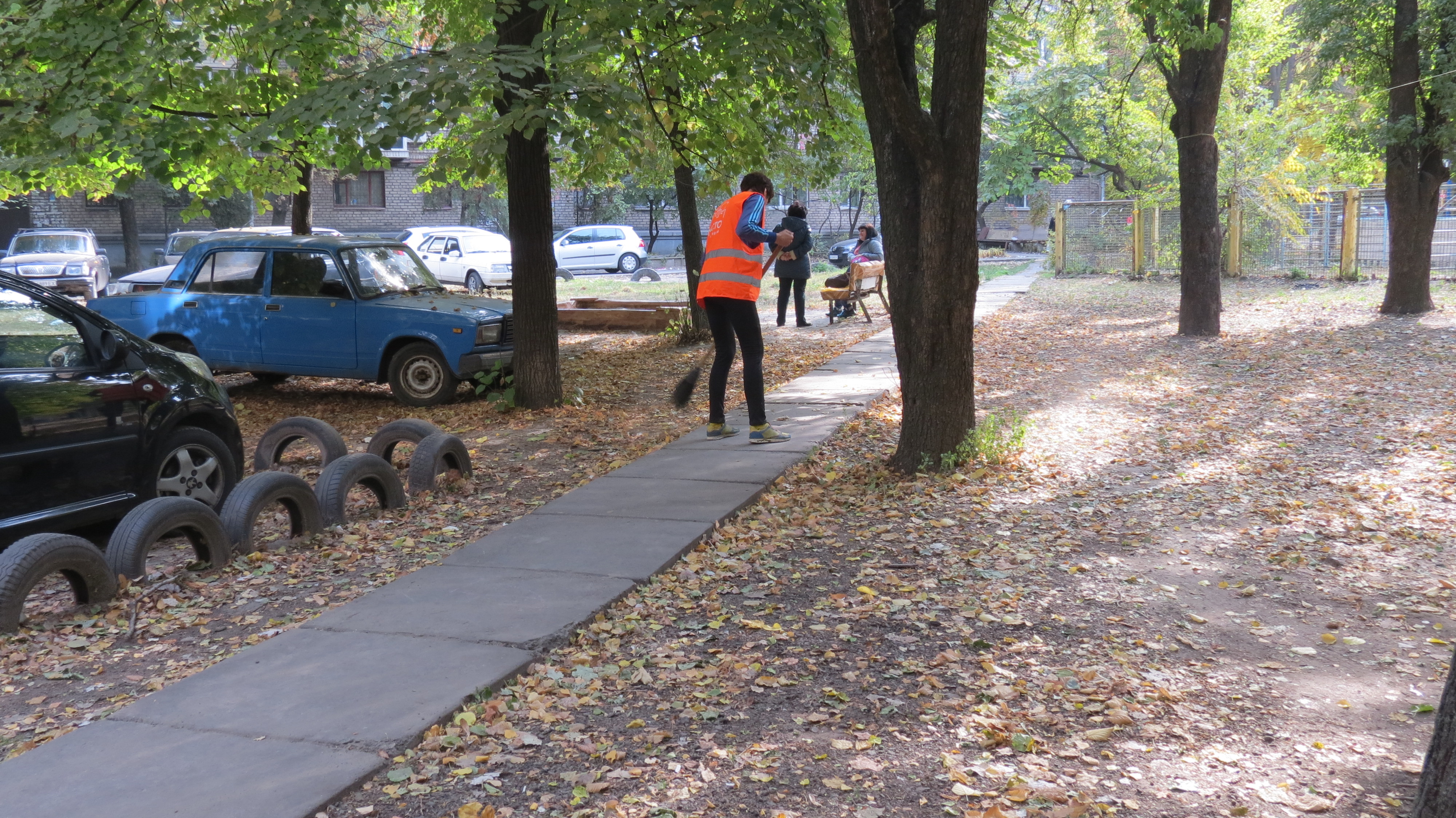 Колектив "Місто для людей" долучився до підготовки до Дня міста фото 5 4