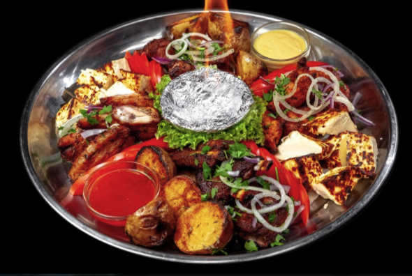 Еда к новогоднему столу из "Очага" / фото с сайта заведения