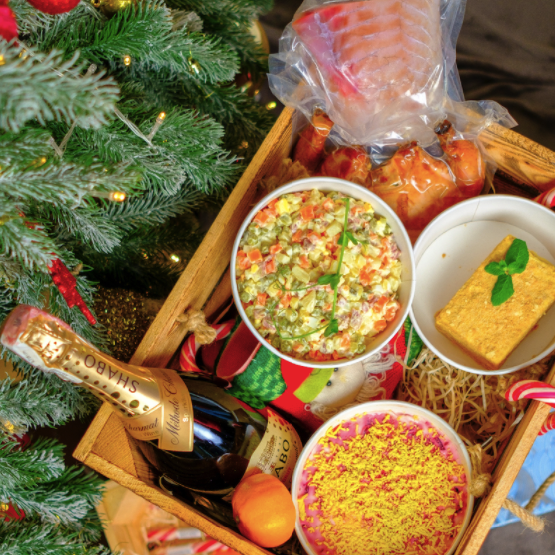 Новогодний бокс / фото: bull.zp.ua