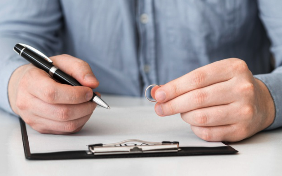 Бланки для заявления о расторжении брака в Украине / freepik.com