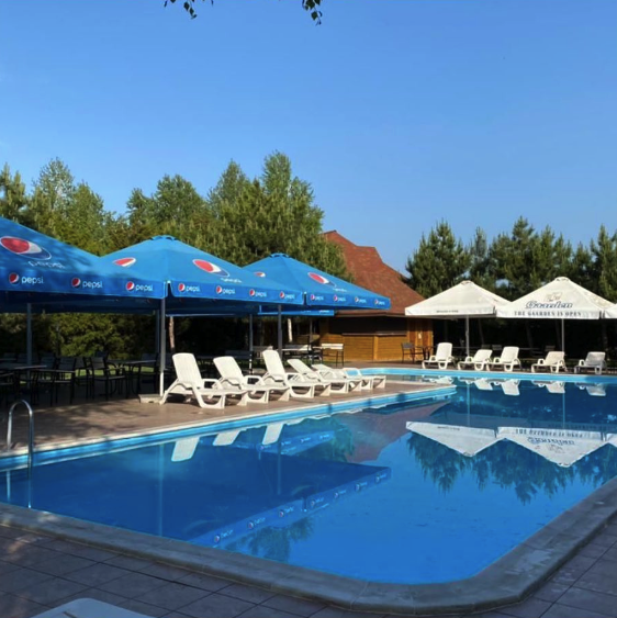 Басейн в комплексі "Панська хата" - фото: instagram.com/panska_hata