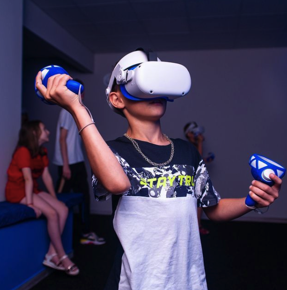 Квест в VR-клубе Oasis